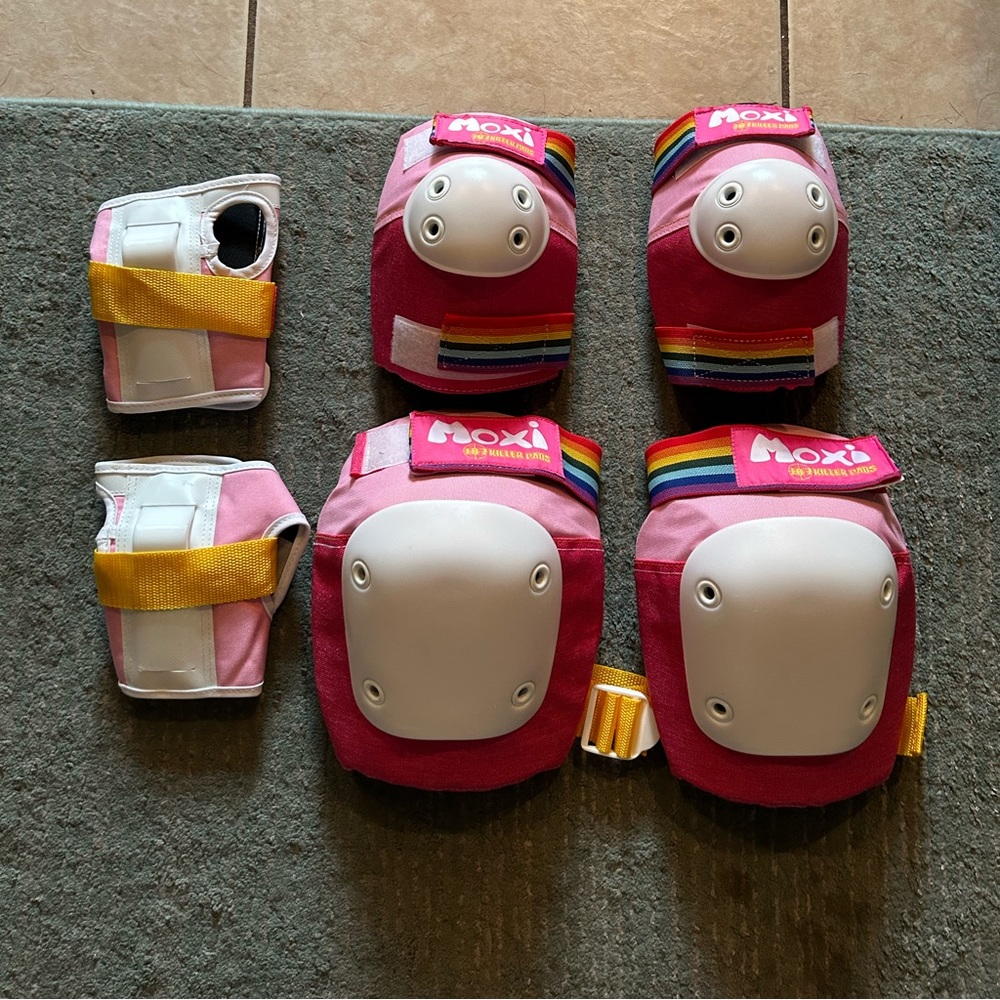 Retro Pink Moxi 187 Killer Skate Pads & Safety Gear